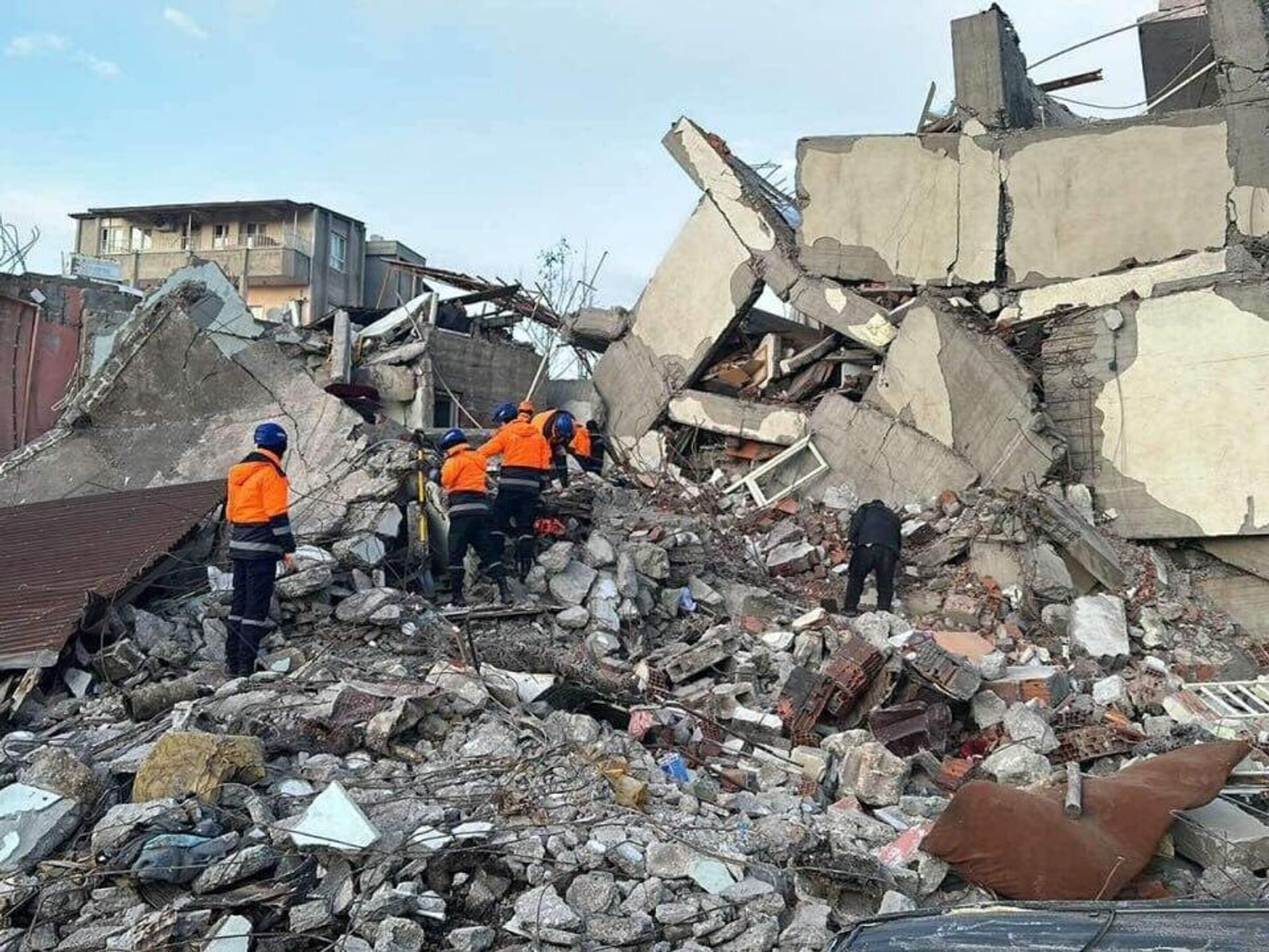 Армения землетрясение погибших