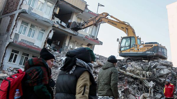 Снос аварийного жилья после землетрясения в городе Адыямане (11 февраля 2023). Турция - Sputnik Армения