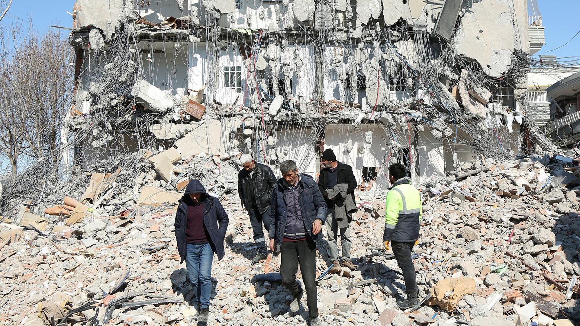 Пострадавшие от землетрясения жители турецкого города Адыямана (11 февраля 2023). Турция - Sputnik Армения, 1920, 18.03.2023