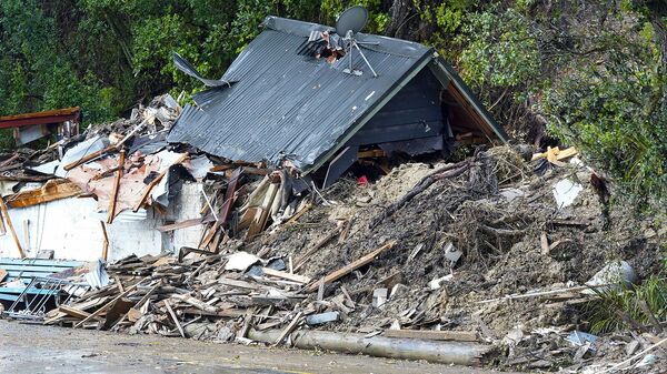 Разрушенный от урагана Габриэль дом в пригороде новозеландского района Западный Окленд (13 февраля 2023). Новая Зеландия - Sputnik Армения