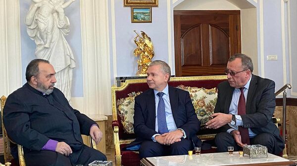 Սերգեյ Չերյոմինը հանդիպել է Նուրհան պատրիարք Մանուկյանի հետ - Sputnik Արմենիա