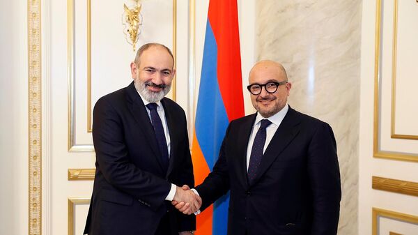 Премьер-министр Никол Пашинян принял министра культуры Италии Дженнаро Санджулиано (21 февраля 2023). Еревaн - Sputnik Армения