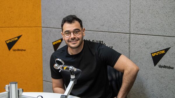 Актер, телеведущий Микаэл Арамян в гостях радио Sputnik - Sputnik Армения