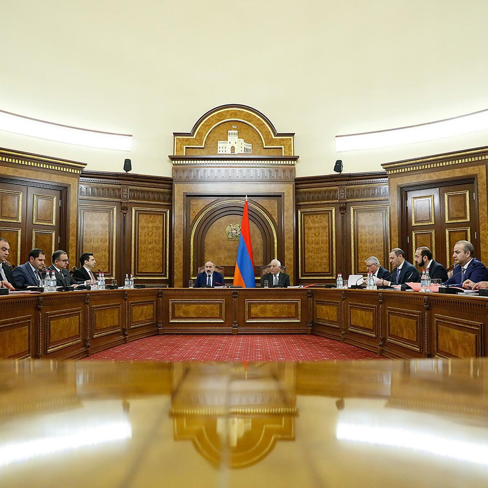 Government of armenia. Вице премьер Армении. Арцах совет безопасности. Заседание правительства Армении. Совет безопасности Армении.