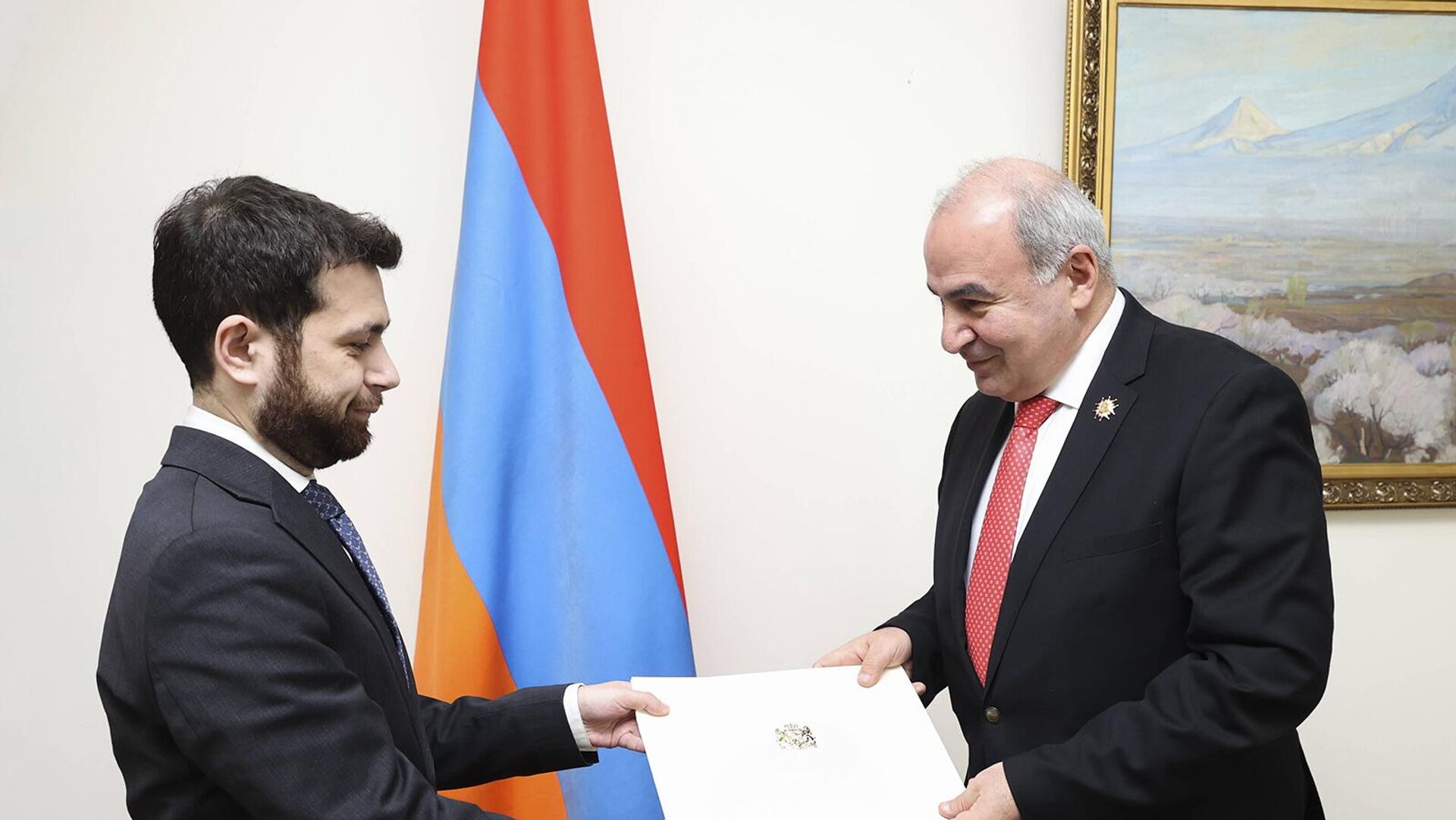 ՀՀ ԱԳ նախարարի տեղակալ Վահան Կոստանյանն ընդունել է Հայաստանում Վրաստանի նորանշանակ դեսպան Գեորգի Շարվաշիձեին
ՀՀ ԱԳ նախարարի տեղակալ Վահան Կոստանյանն ընդունել է Հայաստանում Վրաստանի նորանշանակ դեսպան Գեորգի Շարվաշիձեին
- Sputnik Արմենիա, 1920, 24.02.2023