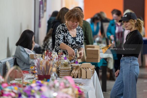«Արցախը մեր սրտում» խորագրով բարեգործական ցուցահանդես-վաճառք - Sputnik Արմենիա