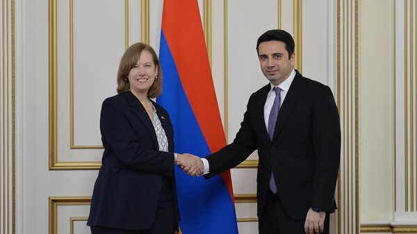 Председатель Национального собрания Ален Симонян принял нового посла США Кристину Куинн (27 февраля 2023). Еревaн - Sputnik Армения