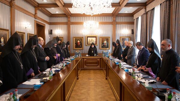 Собрание Верховного духовного совета под председательством католикоса Гарегина Второго (28 февраля 2023). Эчмиaдзин - Sputnik Армения