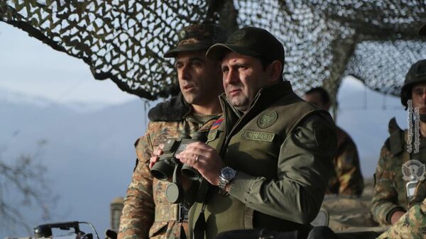 Министр обороны Сурен Папикян обошел боевые позиции на юго-восточной границе страны (2 марта 2023). Армeния - Sputnik Армения