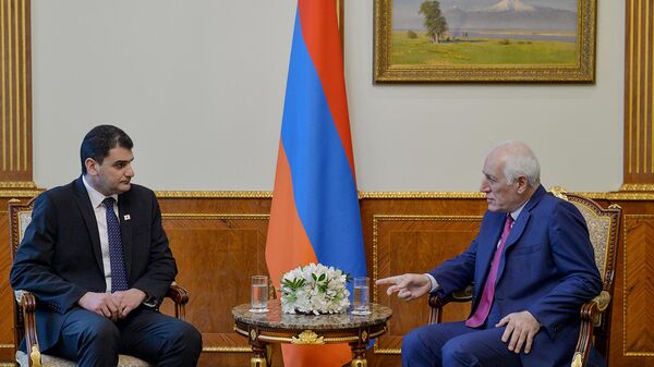 Վահագն Խաչատուրյանն ու Հրաչյա Սարգսյանը - Sputnik Արմենիա