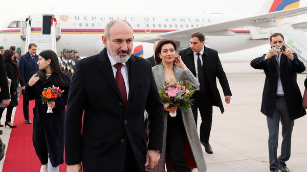 Премьер-министр Никол Пашинян вместе с супругой Анной Акопян с рабочим визитом прибыл в Германию (2 марта 2023). Берлин - Sputnik Армения