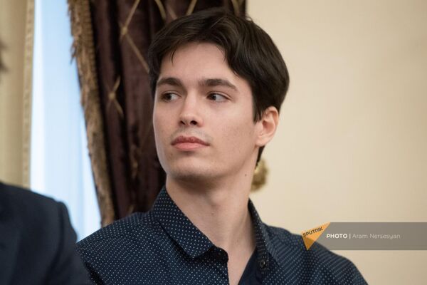 Вячеслав Спильчевский на пресс-конференции, посвященной гастролям петербургского Театра балета имени Леонида Якобсона (2 марта 2023). Еревaн Вячеслав Спильчевский на пресс-конференции, посвященной гастролям петербургского Театра балета имени Леонида Якобсона (2 марта 2023). Еревaн - Sputnik Армения