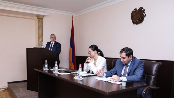 Գրիգոր Էլիզբարյանը, Աննա Վարդապետյանն ու Սուրեն Պապիկյանը - Sputnik Արմենիա
