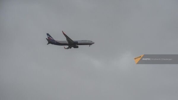 Самолет авиакомпании Aeroflot подлетает к аэропорту Звартноц - Sputnik Армения