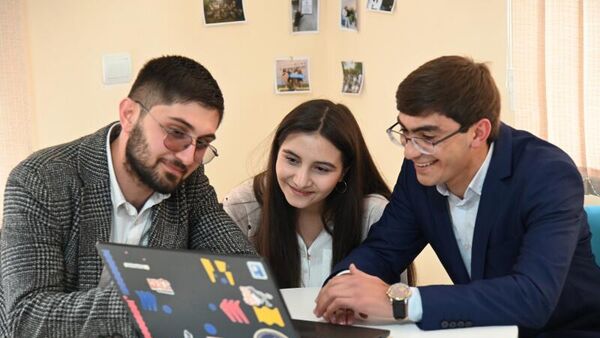 Открытие молодежного центра имени Спарапета Вазгена Саркисяна в молодежной столице Армении 2023 года (9 марта 2023). Мецамор - Sputnik Армения