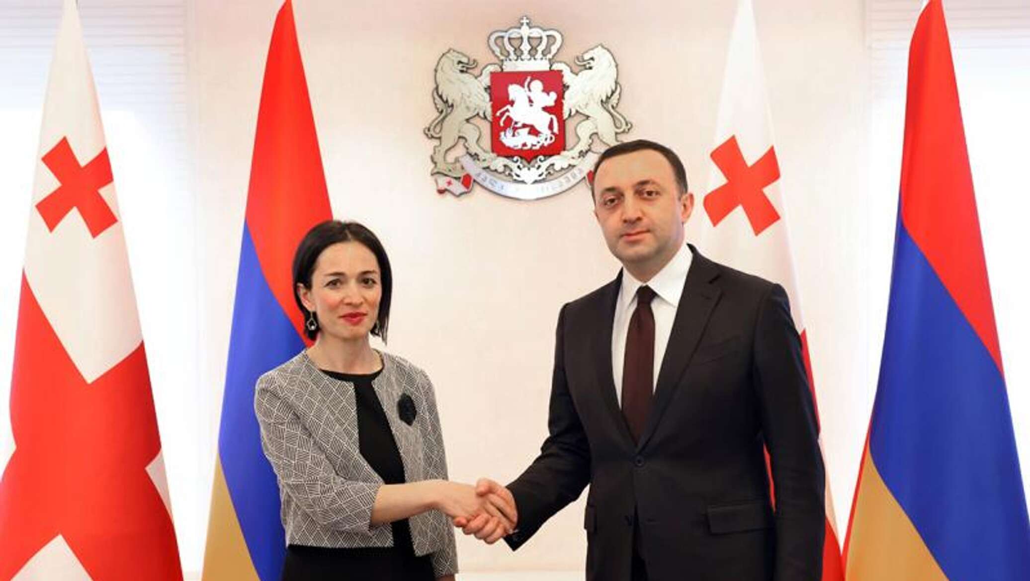 грузины и азербайджанцы. связь в грузии. минсвязи грузии. азербайджан или грузия. контейнеры азербайджан и грузия.