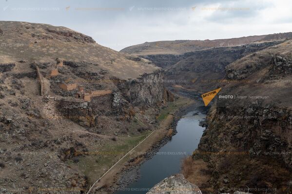 Ущелье реки Ахурян и часовня Девственниц - Sputnik Армения