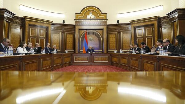 ՀՀ վարչապետ Նիկոլ Փաշինյանին ներկայացվել է Պետական վերահսկողական ծառայության 2022 թվականի գործունեության հաշվետվությունը - Sputnik Արմենիա