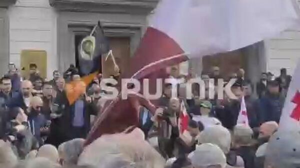  В Тбилиси новая акция протеста. Но ее по телевизору не покажут - Sputnik Армения
