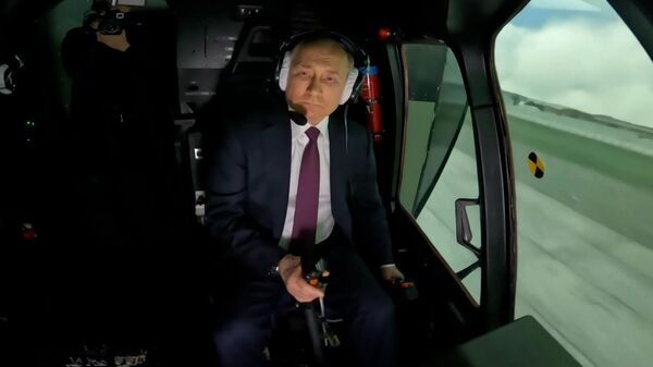 Путин лично протестировал тренажер вертолета Ми-171А2 ― видео - Sputnik Արմենիա
