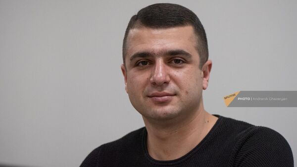 Парфюмер Цовак Восканян в гостях радио Sputnik - Sputnik Армения