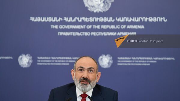 Նիկոլ Փաշինյանն ասուլիսին - Sputnik Արմենիա