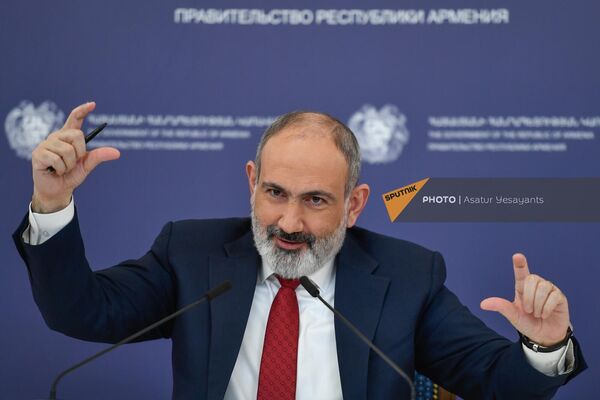 Премьер-министр Никол Пашинян проводит пресс-конференцию - Sputnik Армения