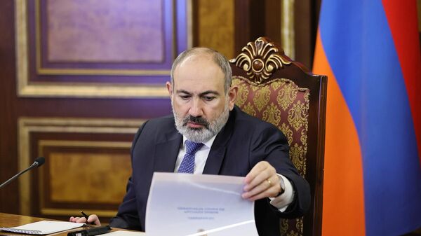 Премьер-министру Николу Пашиняну представили oтчет проверяющих органов за 2022 год (20 марта 2023). Еревaн - Sputnik Армения