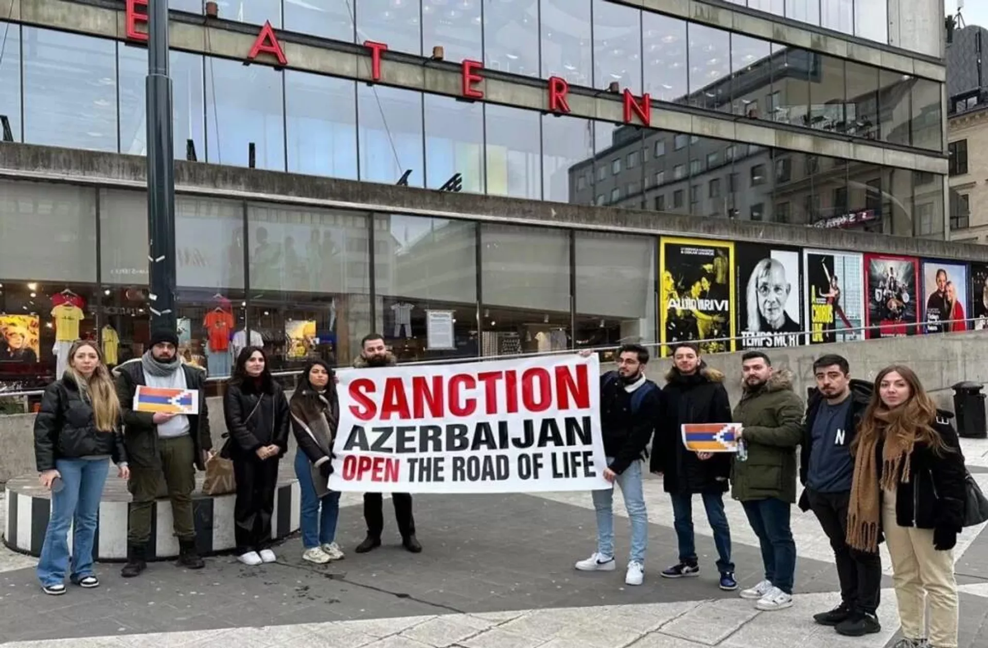 Молодежный союз АРФД Швеции провел акцию протеста в связи со 100-дневной блокадой Арцаха (21 марта 2023). Стокгольм - Sputnik Армения, 1920, 22.03.2023