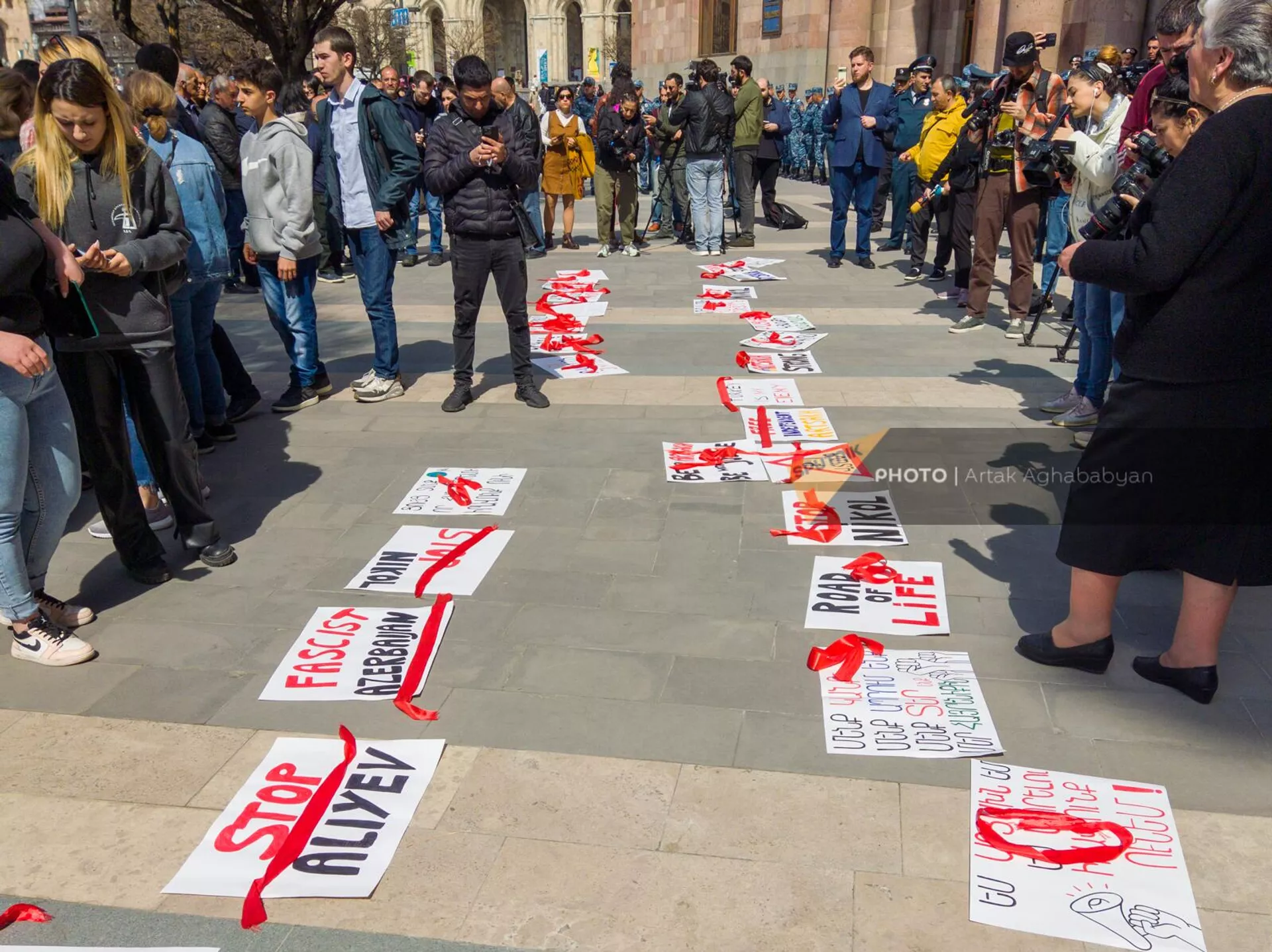 Акция протеста молодежного крыла АРФД перед Домом правительства (22 марта 2023). Еревaн - Sputnik Армения, 1920, 22.03.2023