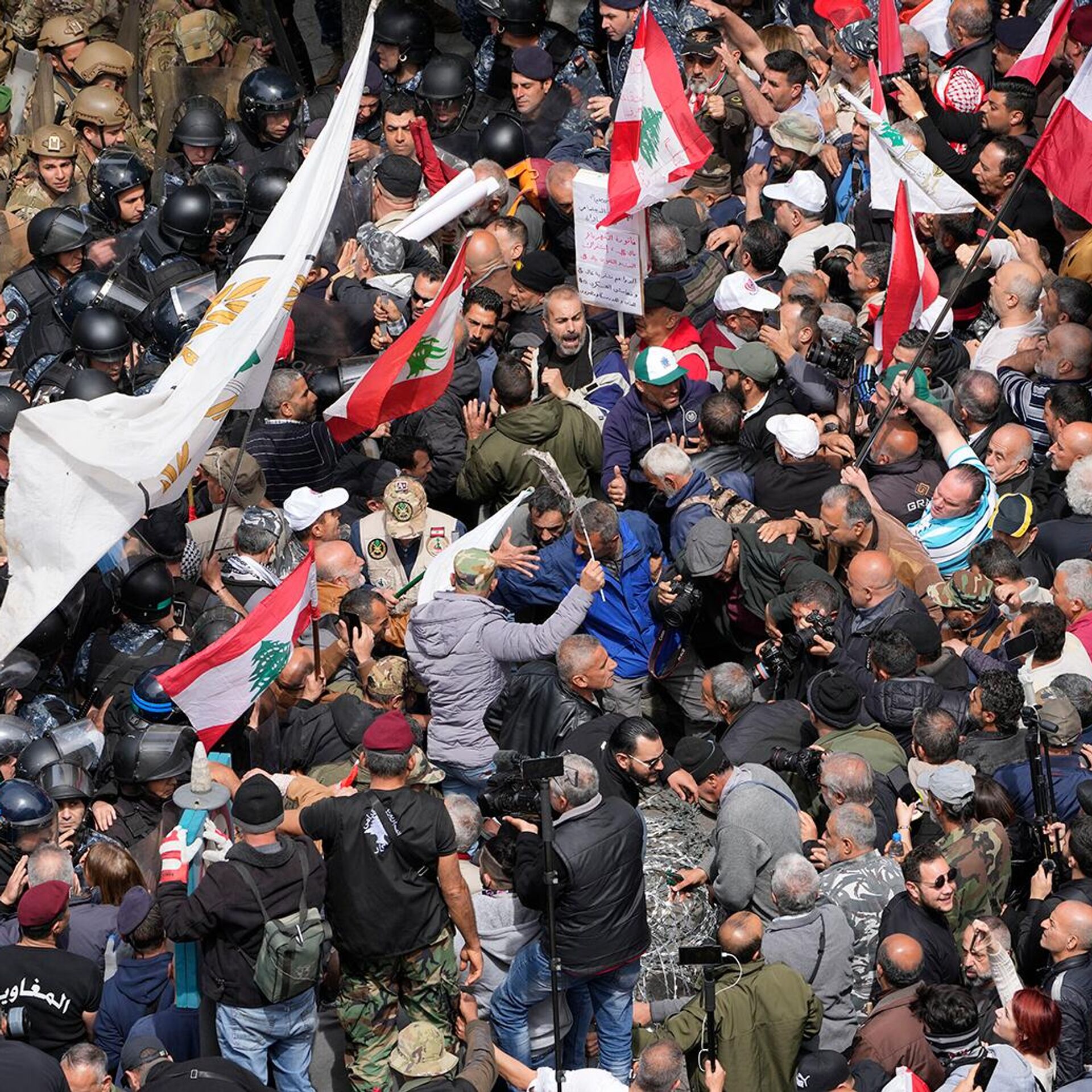 Бейрут 2023. Митинги в России. Протестующие. Митинги в Армении. Конфликты в мире.