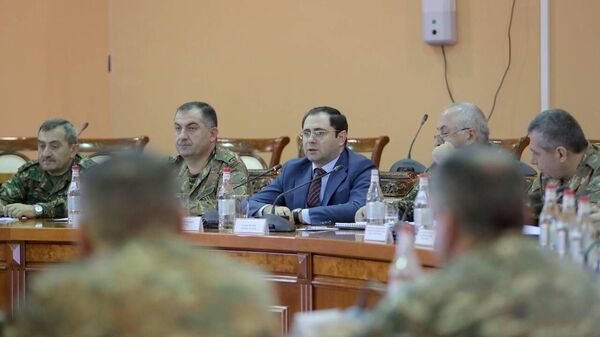 Министр обороны Сурен Папикян и начальник генштаба Эдуард Асрян провели трехдневные оперативные совещания в административном комплексе МО (28 марта 2023). Еревaн - Sputnik Армения