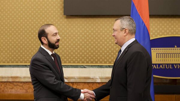 Премьер-министр Румынии Николае Чука принял министра иностранных дел Армении Арарата Мирзояна (4 апреля 2023). Бухарест - Sputnik Армения