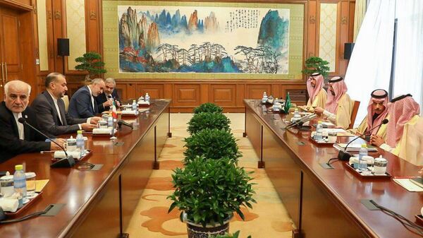 Встреча министров иностранных дел Ирана и Саудовской Аравии Хосейна Эмира Абдолахияна и Фейсала бен Фархана Аль Сауда (6 апреля 2023). Пекин - Sputnik Армения