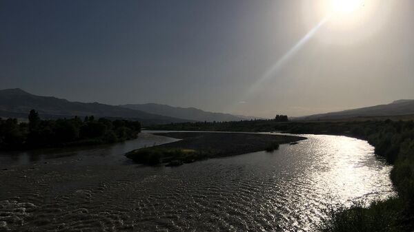 Вид на реку Аракс с территории района Ыгдыр, Турция - Sputnik Армения