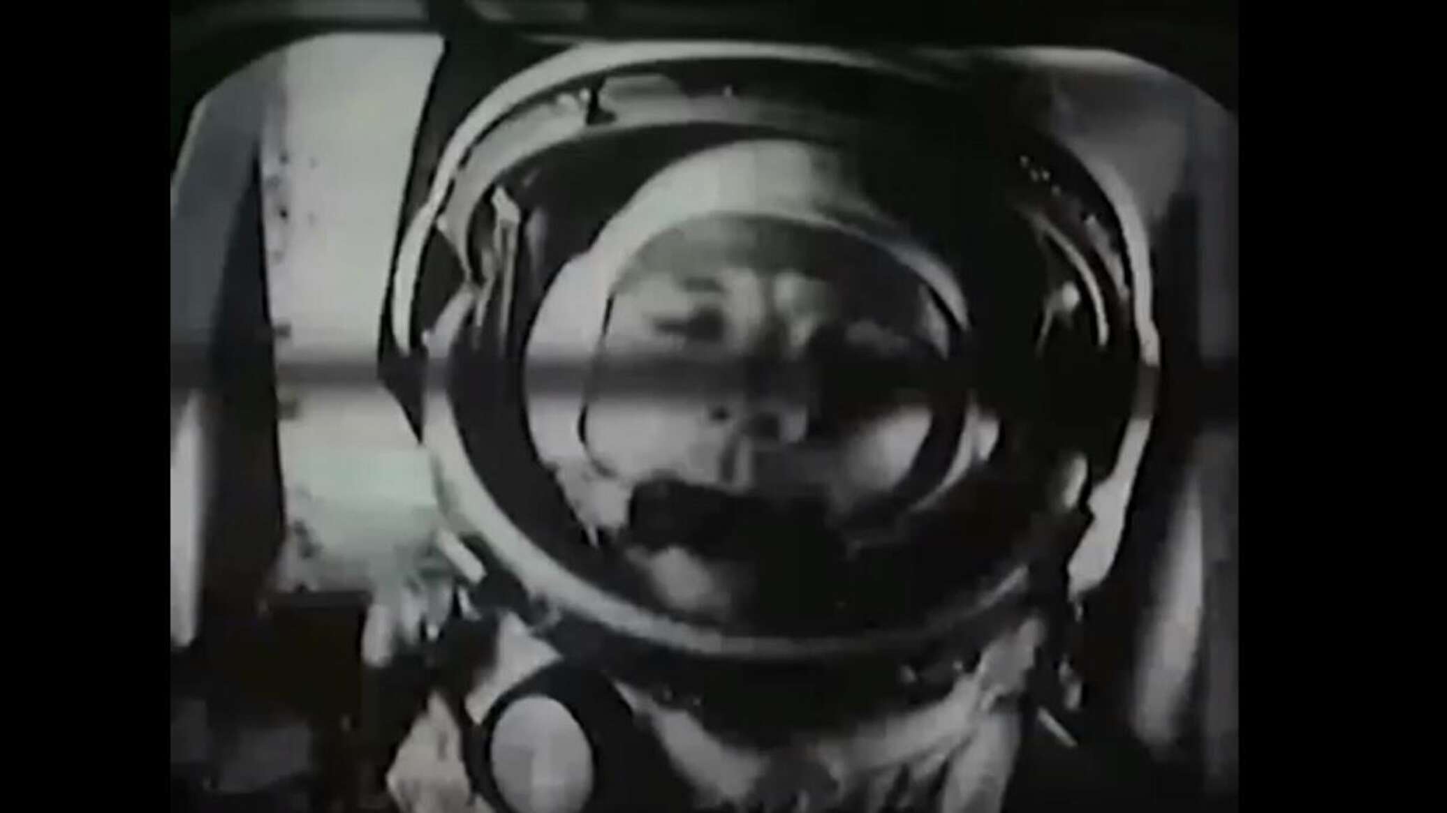 Гагарин поехали фото. Гагарин 1961 год. Советская космонавтика.