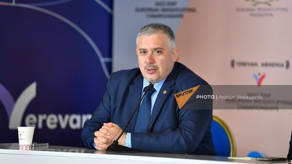 Ծանրամարտի Եվրոպայի ֆեդերացիայի նախագահ Անտոնիո Կոնֆլիտին Երևանում - Sputnik Արմենիա