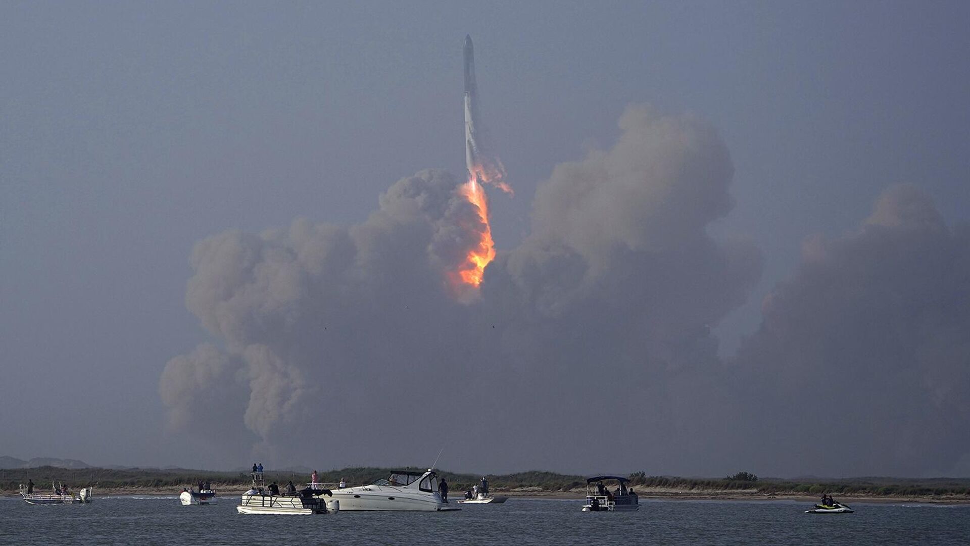 Запуск звездолета SpaceX со звездной базы в Бока-Чика, штат Техас (20 апреля 2023). США - Sputnik Армения, 1920, 20.04.2023