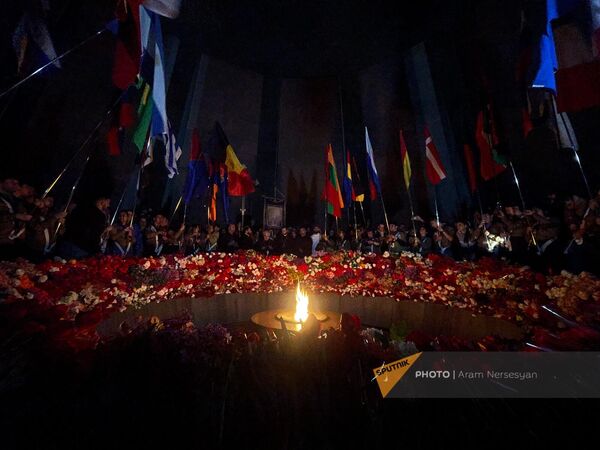 Молитва в память о жертвах Геноцида армян в Османской империи - Sputnik Армения