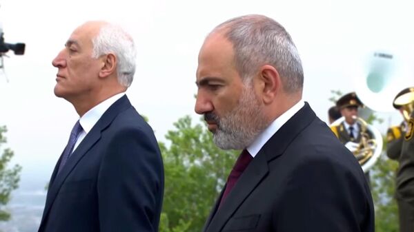 Высшее руководство Армении почтило память жертв Геноцида - Sputnik Армения