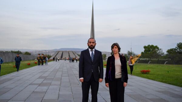 Ֆրանսիայի և Հայաստանի ԱԳ նախարարներն այցելել են Ծիծեռնակաբերդ - Sputnik Արմենիա