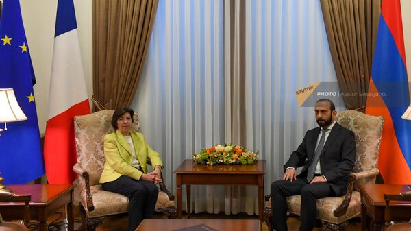 Встреча министров иностранных дел Армении и Франции Арарата Мирзояна и Катрин Колонны (28 апреля 2023). Еревaн - Sputnik Армения