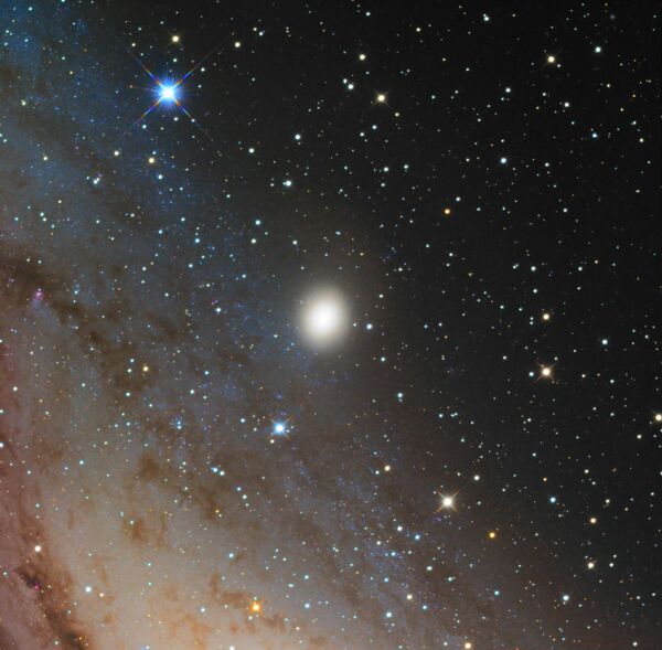 Карликовая галактика Мессье 32 в Андромеде. - Sputnik Армения