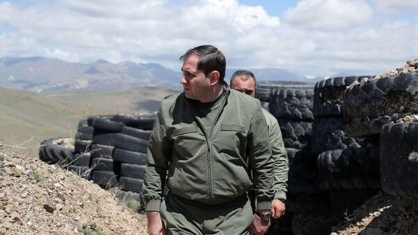 Министр обороны Сурен Папикян посетил юго-западную границу республики (4 мая 2023). Армения - Sputnik Армения