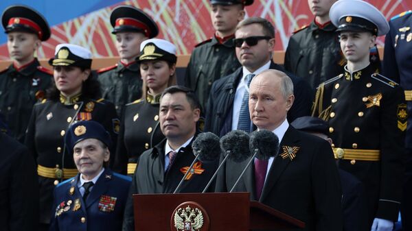 Президент РФ Владимир Путин выступает на параде в Москве, посвященном 78-й годовщине Победы в Великой Отечественной войне (9 мая 2023). Москвa - Sputnik Армения