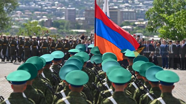 Парад, посвященный 78-й годовщине победы в Парке Победы (9 мая 2023). Еревaн - Sputnik Армения