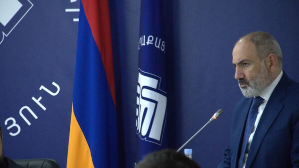 Премьер-министр Никол Пашинян на заседании инициативной группы партии Гражданский договор (11 мая 2023). Еревaн - Sputnik Армения