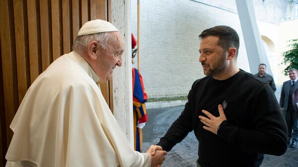 Папа римский Франциск встречает президента Украины Владимира Зеленского, во время частной аудиенции (13 мая 2023). Ватикан - Sputnik Армения