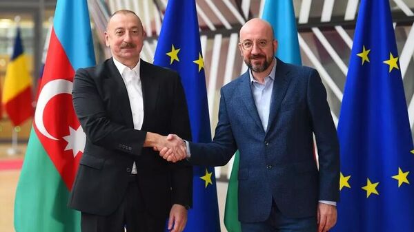 Եվրախորհրդի ղեկավար Շառլ Միշելը և Ադրբեջանի նախագահ Իլհամ Ալիևը Բրյուսելում  - Sputnik Արմենիա