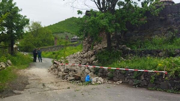 Кладка стены монастырского комплекса Ахпат частично обрушилась (14 мая 2023). Лори - Sputnik Армения